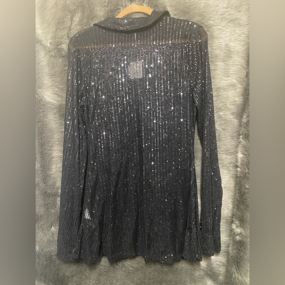 ✨NWT✨ Free People, Sequin Shirtee, Black/Noir, Size XL - Picture 13 of 13
